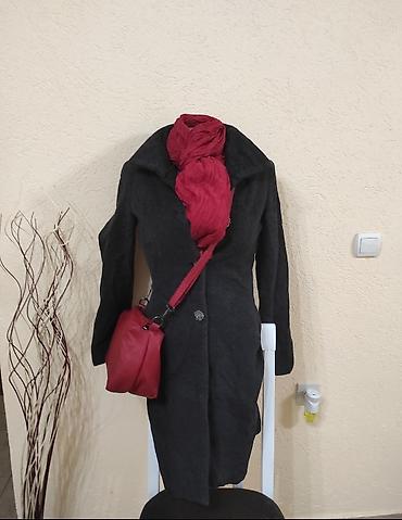 givenchy torba: Elegantan ženski kaput – tamnosiva boja, dužina do kolena. Model sa — 1