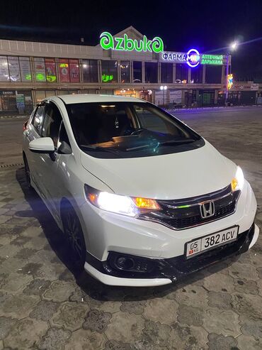 Honda: Honda Fit: 2018 г., 1.5 л, Типтроник, Бензин