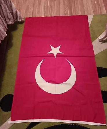bayraq lent: Türk bayrağı – qırmızı fon üzərində ağ aypara və ulduz dizaynı. - — 1