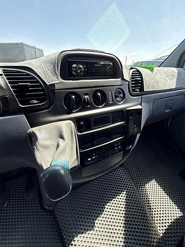 короткий спринтер: Mercedes-Benz Спринтер: 2002 г., 2.2 л, Механика, Дизель, Фургон — 6