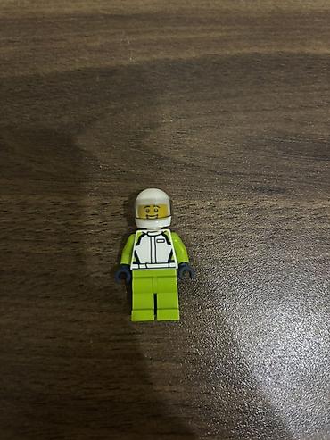 panda sekilleri: LEGO minifiqur – sürücü/yarışçı temalı - Brend: LEGO minifigure - — 1