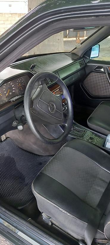 Mercedes-Benz: Mercedes-Benz E 250: 2.5 l | 1994 il Sedan — 13