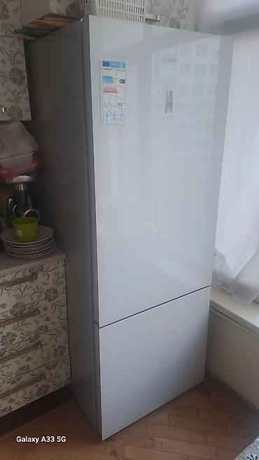 Soyuducular: Bosch ikiqapılı soyuducu (aşağıda dondurucu), ağ şüşə ön panel ilə — 3