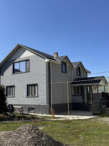 Продажа коттеджей и домов: 🔥Продается Мансардный дом🔥 🏡Район: Ак Ордо 1 ✅Участок:5 соток — 4