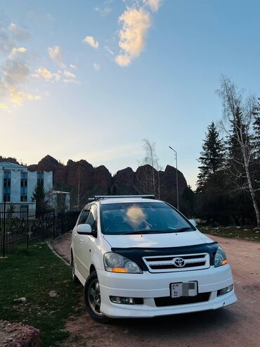 тайота hiace: Toyota Ipsum: 2002 г., 2.4 л, Бензин, Минивэн