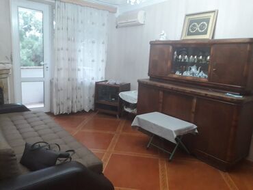 2 комнатные квартиры продажа: Nermanovda metroya yaxin 5/3 mertebesinde 2 otaqli ev 500 azn mûşderi