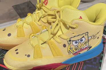 баскетбольные ботасы: Яркие баскетбольные кроссовки в тематике SpongeBob. - Верх: плотный