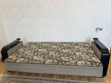 Кровати: Диван, Б/у, Раскладной, С подъемным механизмом, Ткань, Нет доставки