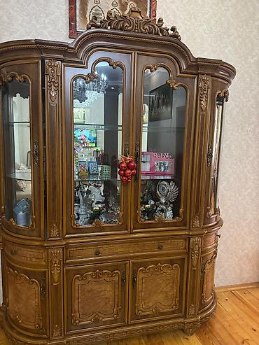 Bufetlər: Klassik üslubda iri vitrin-bufet - Material: ağac (təbii ağac — 1