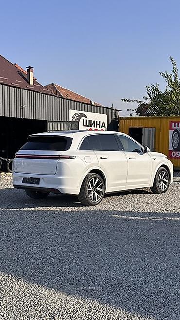 Lixiang: Lixiang L7: 2023 г., 1.5 л, Автомат, Гибрид, Кроссовер — 8