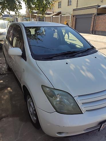Toyota: Toyota Ist: 2003 г., 1.5 л, Автомат, Бензин, Хэтчбэк — 2