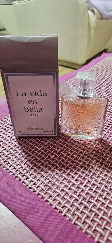 Perfume: Dobijen na poklon iz Svajcerske
prodajem ga u pola cene
