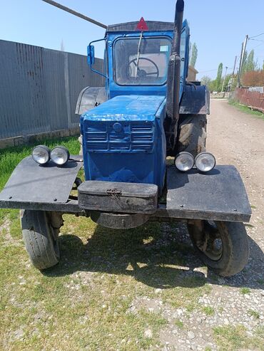 Kommersiya nəqliyyat vasitələri: Traktor Belarus (MTZ) T40, 1989 il, 40 at gücü, motor İşlənmiş