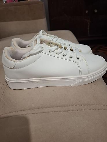 Tezedir islenmeyim razmer 39-39.5 Ağ rəngli minimalistik unisex
