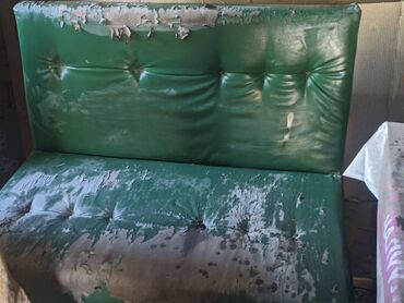 postelnoe bele bjaz 100 hlopok: Прямой диван, цвет - Зеленый, Б/у