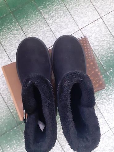 skecers bele patike: Vodootporne ženske čizme sa unutrašnjom postavom u broju 37. Boja — 4