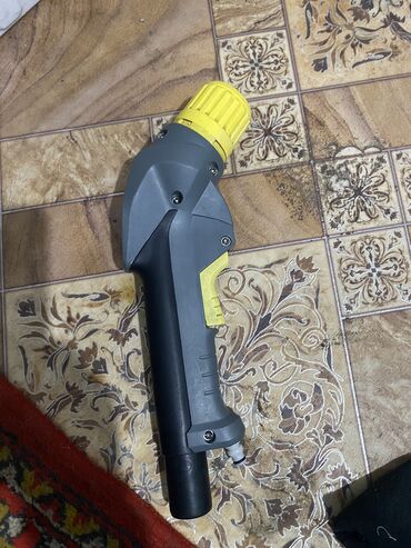 Техника для уборки: Пылесос, Karcher, Ручной, Сухая, Влажная, Смешанная, Водяной фильтр