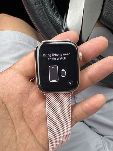 купить правый наушник airpods 2 бу: Apple Watch SE. В идеальном состоянии