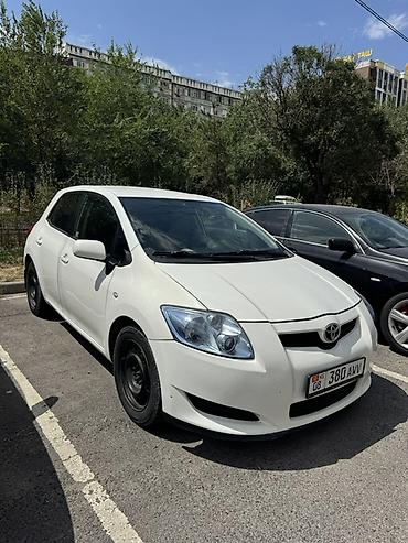 auris: Toyota Auris: 2008 г., Механика, Бензин, Хэтчбэк — 2