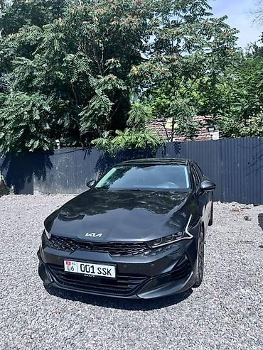 бардачек: Kia K5: 2021 г., Седан — 1