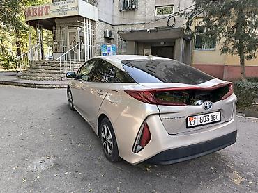 Toyota Prius: 2018 г., 1.8 л, Вариатор, Гибрид, Седан — 6