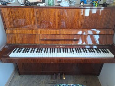 ronisch piano: Piano