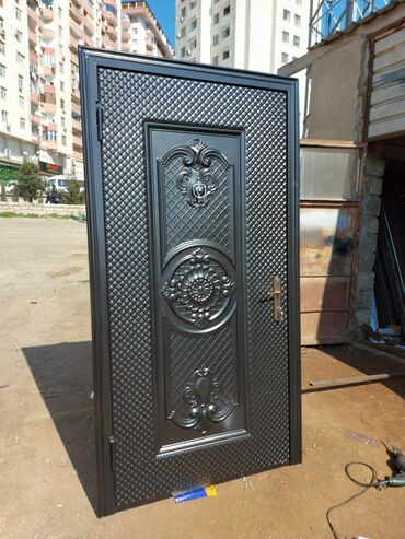 Giriş qapıları: Yeni Giriş qapısı Zəmanətli, Ödənişli quraşdırma, Ünvandan götürmə — 29