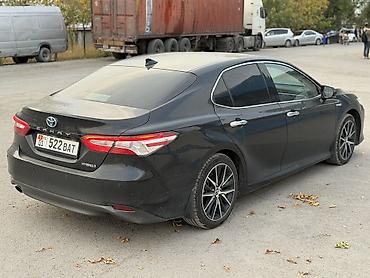 Toyota: Toyota Camry: 2022 г., 2.5 л, Вариатор, Гибрид, Седан — 6