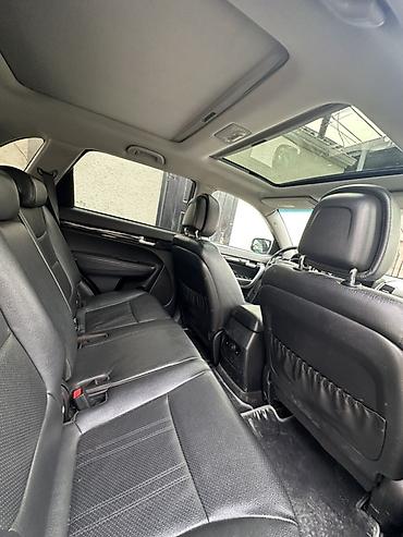 e90 aksesuar: Kia Sorento – 7 yerlik SUV Xüsusiyyətlər: - Geniş salon, 3-cü cərgəyə — 8