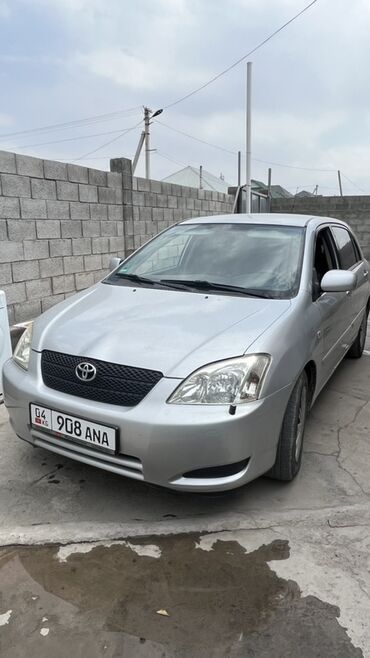 машина женская: Toyota Corolla: 2003 г., 1.6 л, Механика, Бензин, Хэтчбэк