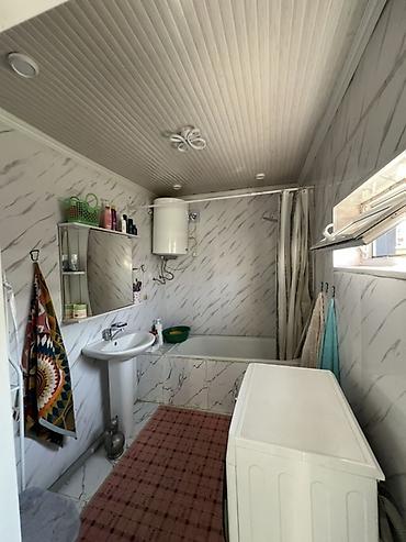 Продажа коттеджей и домов: Продается одноэтажный дом. Г.Бишкек, Ж/М Ак-Жар Улица 31. Дом 5. Дом — 8