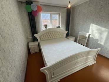 спальни мебель: Спальный гарнитур, Двуспальная кровать, Шкаф, Комод, цвет - Белый, Б/у