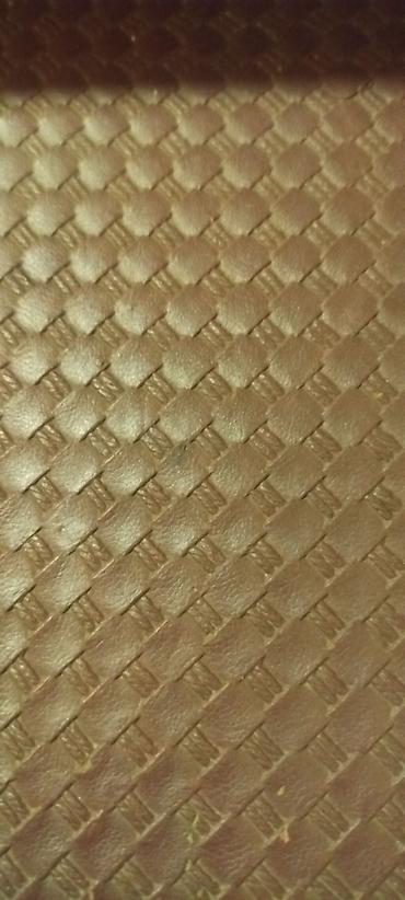 Qızılı rəngdə, toxuma naxışlı süni dəri material - Material: süni