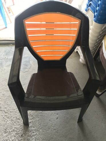 plastik stol stul sederek: İran istehsalı kral oturacaqları
