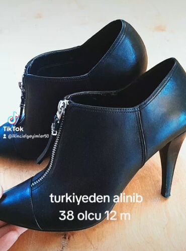 qadin sapaskileri: Tuflilər, Charles&Keith, Ölçü: 38, rəng - Qara, Yeni