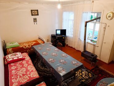 goycay heyet evi satilir: 4 otaqlı, 104 kv. m, Kredit yoxdur, Orta təmir