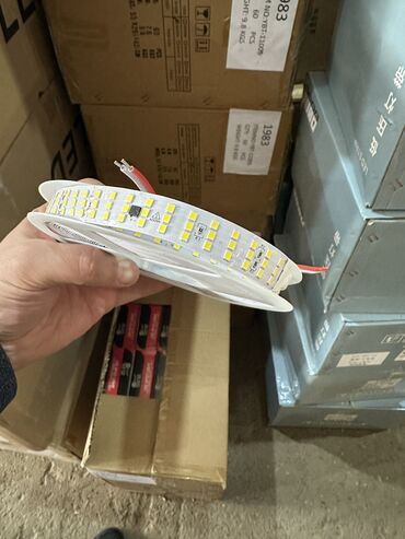 Lent lampalar: 220 volt və 12 voltla işləyən LENTA gizli işıqlar. 5 metrlik 12v — 3