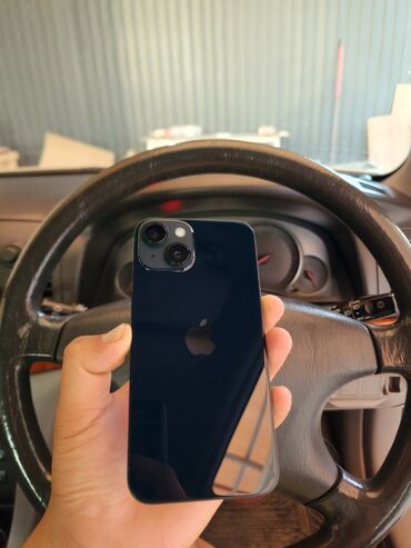 Apple iPhone: IPhone 14, 128 ГБ, Зарядное устройство, Защитное стекло, Чехол, 85 %