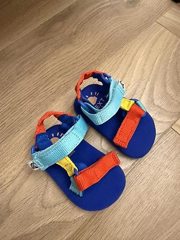 Başqa uşaq ayaqqabıları: NEXT baby körpə ayaqqabıları. Her biri 15 azn — 3
