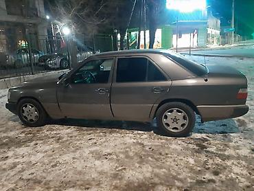 мера 124: Mercedes-Benz W124: 1990 г., 2 л, Механика, Бензин, Седан — 3