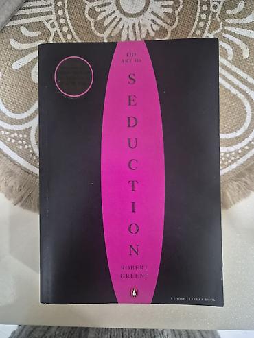 Bədii ədəbiyyat: - “The Art of Seduction” Robert Greene на английском языке, в — 1