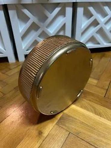 Praznična dekoracija: Metalno postolje za jelku – zlatna boja - Masivno metalno kućište sa — 12