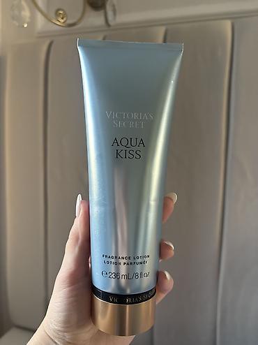 Victoria’s Secret Aqua Kiss – ətirli bədən losyonu - Həcmi: 236 ml /