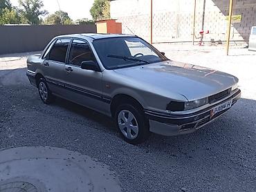 roewe i5: Mitsubishi Galant: 1988 г., Механика, Седан — 4