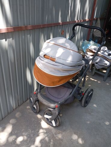 Коляски: Коляска, цвет - Серебристый, Б/у — 2