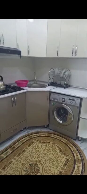 Uzunmüddətli kirayə mənzillər: Yasamal.r İnsacilar metrosun yaxınlıqı.Baki Biznes Universitetin qarşı