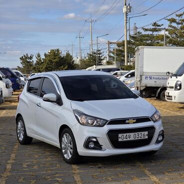 эконом машина: Продаю Компактный автомобиль Chevrolet Spark в белом цвете. Эта модель