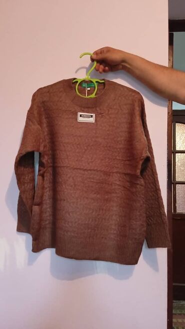 мужской свитер: Свитер Мужской теплый новый. Размер стандарт. Оптом по 500 сом