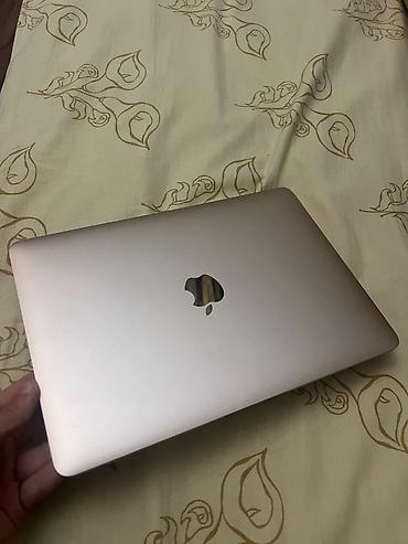 ucuz macbook pro: Apple noutbuku – qızılı rəng, yüngül və nazik alüminium gövdə. - 12–13 — 2