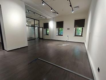 Kommersiya daşınmaz əmlakı: İcarəyə verilir 4 otaqlı ofis 225 m², Sahil m. Daha 7 şəklə bax — 5